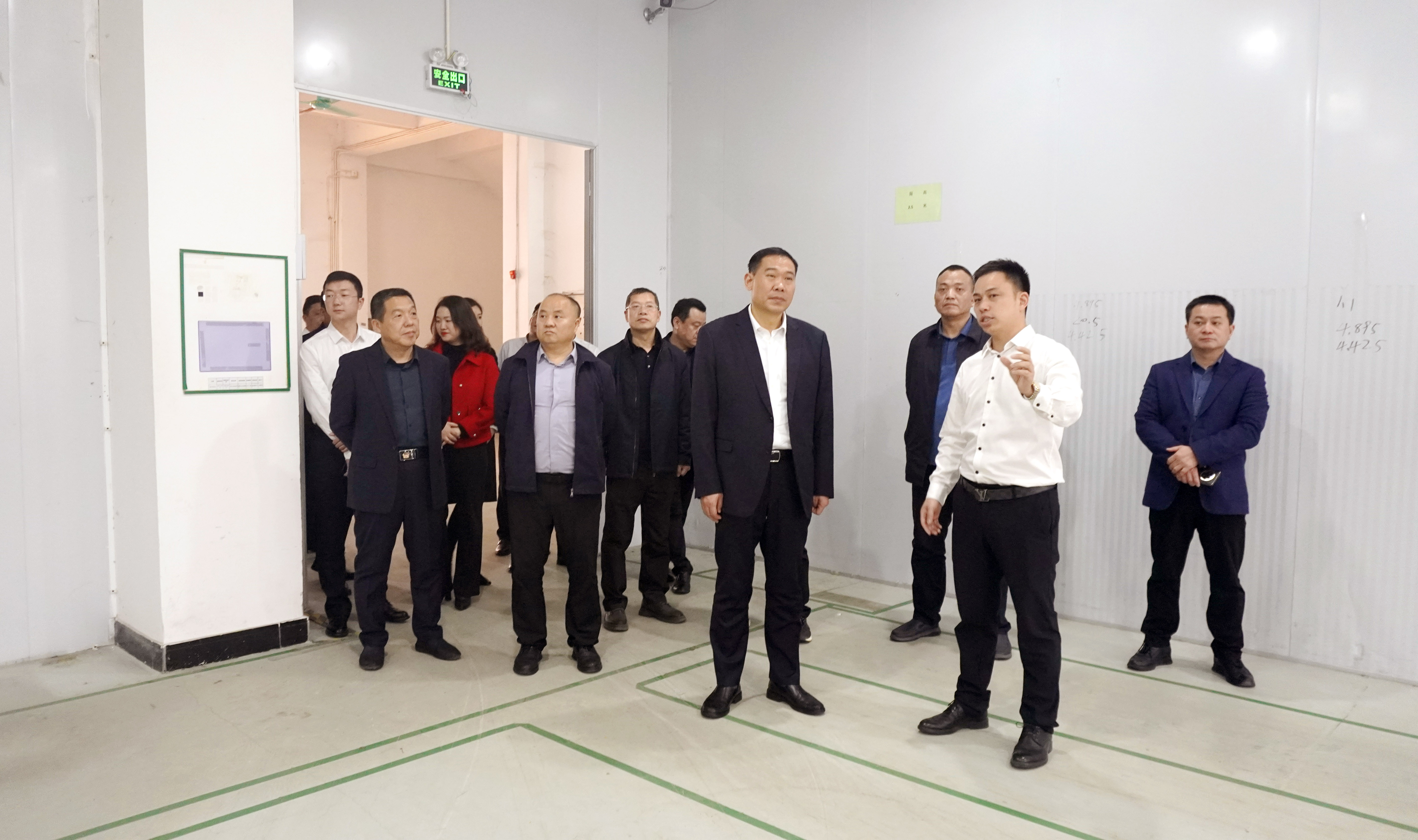 881734ec7a3e16115316343f25a1f7d8.jpg 881734ec7a3e16115316343f25a1f7d8.jpg